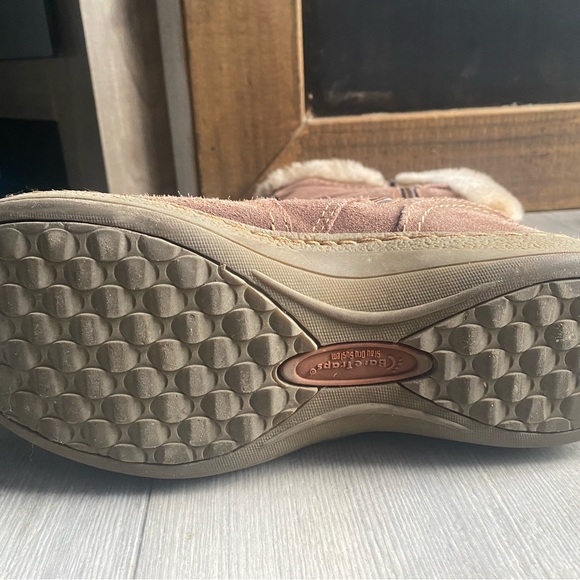 Brown fur boots - Picture 7 of 8